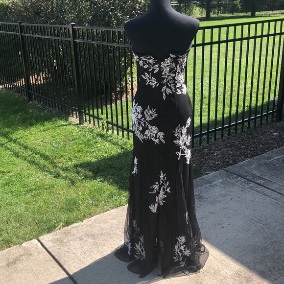 Black and White Black Tie Gown - Picture 2 of 9